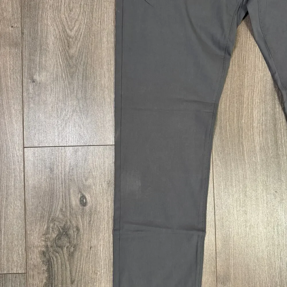 J.Crew 484 Slim Tech Pants Mens 31x32 Gray Stretch Performance Tapered Leg Chino